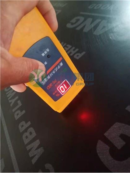 Šperploča obložena filmom 9mm 18mm 1250x2500mm za građevinske građevinske materijale